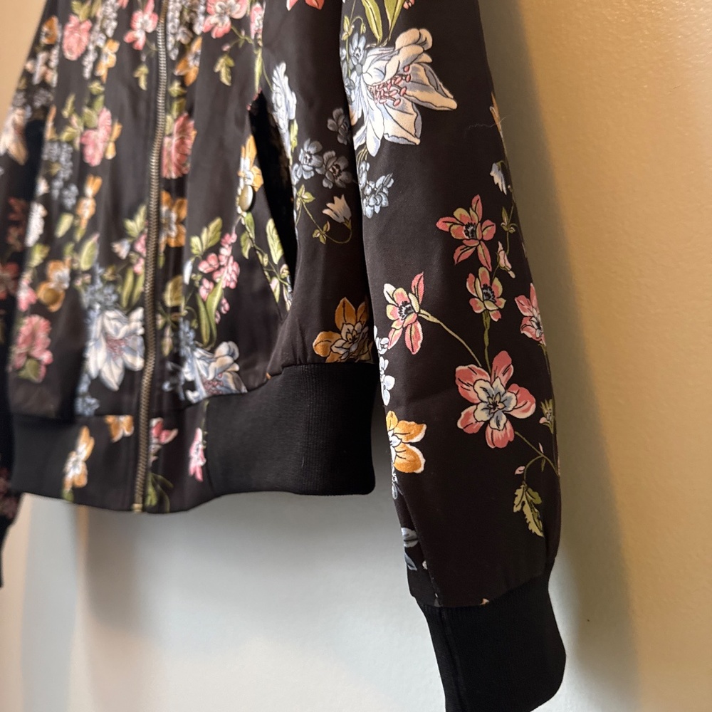Hippie Rose floral zip front jacket with pockets - Picture 5 of 7